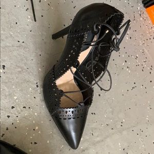 Like new Zara lace up pumps !!!